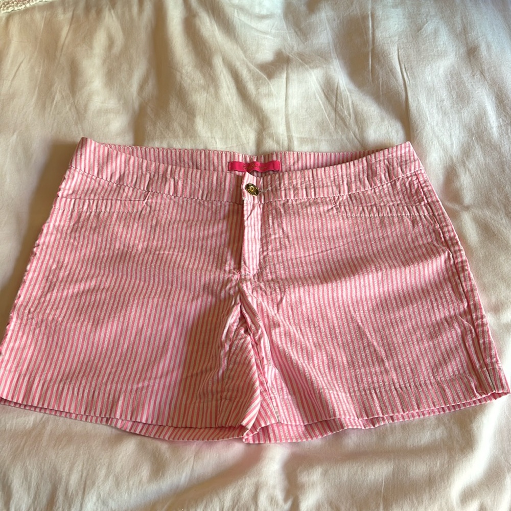 Lilly Pulitzer pink and white seersucker shorts | 5” inseam | size 4